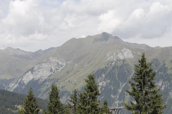Alp Dağları Kuzey İtalya'daki görünümünü