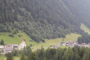 Alp Dağları Kuzey İtalya'daki görünümünü