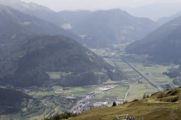 Alp Dağları Kuzey İtalya'daki görünümünü