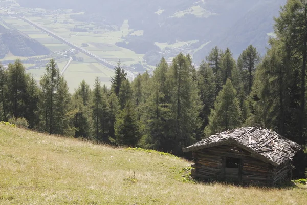 イタリアのアルプスの典型的な山小屋 — ストック写真