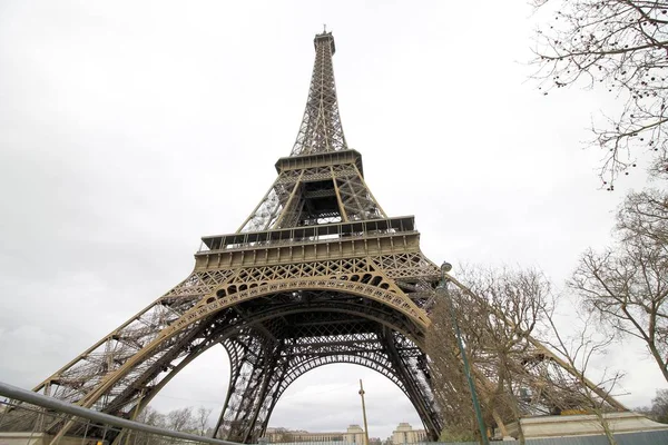 フランスのパリのエッフェル塔 — ストック写真