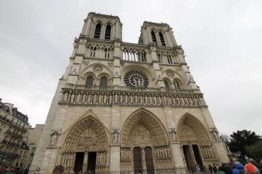 Paris 'teki Notre Lady Katedrali