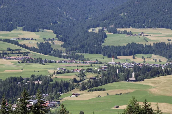 Krajobraz Zielonymi Wzgórzami Północnych Włoszech — Zdjęcie stockowe