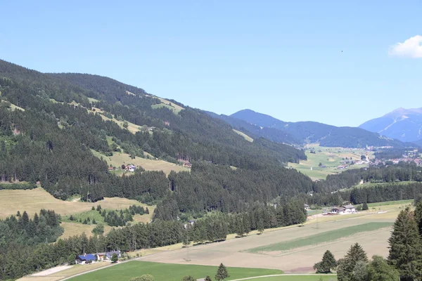 Paesaggio Con Colline Verdeggianti Nel Nord Italia — Foto Stock