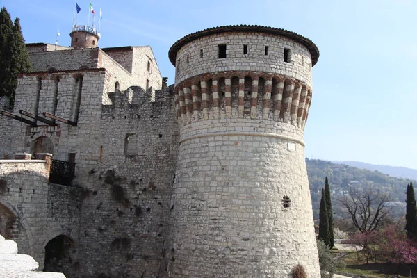 在意大利北部城市布雷西亚古城堡 — 图库照片