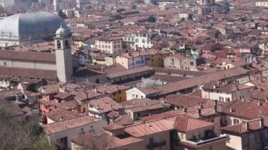 Bir Brescia, şehir Kuzey İtalya'daki havadan görünümü