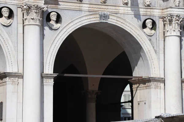 Antiche Colonne Marmo Palazzo Storico Brescia Italia — Foto Stock