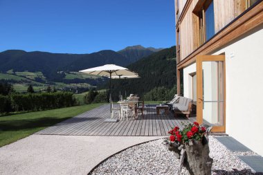  İtalya 'da Monguelfo' da Dolomitler üzerine otel dışı