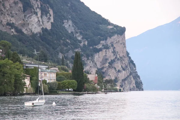 Pohled Jezero Garda Severní Itálii — Stock fotografie