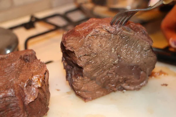 仔牛と牛の煮込み肉 ヘモグロビン回復のための食事の概念 — ストック写真