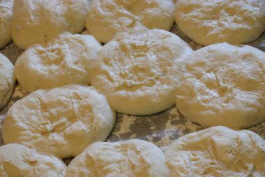 Ekmek ve un pişirmek için hamur hazırlama