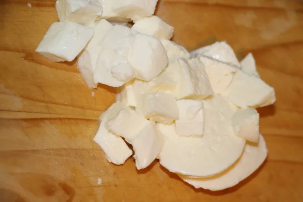 Scheiben Wasserbüffelmozzarella Auf Holz Hintergrund — Stockfoto