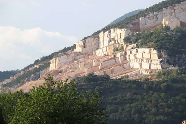 Montagne Con Cave Marmo Botticino Nel Nord Italia — Foto Stock