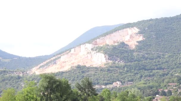 Paesaggio Con Prati Montagne Nel Nord Italia — Video Stock