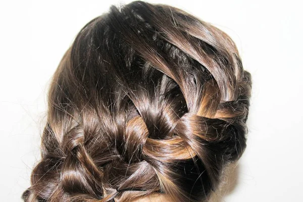 Coiffure Avec Tresse De Jeune Fille Coiffeur Gros Plan Stock Photo