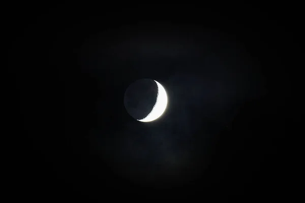 Heller Mond Erdtrabant am Nachthimmel — Stockfoto
