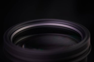 Büyük bir kamera lensinin makro optik ön lensi