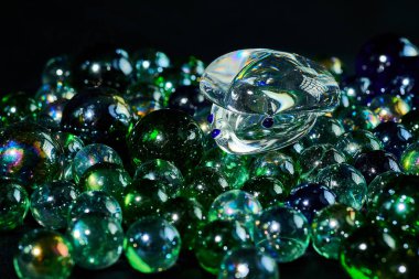 Noel 'de Ba' nın parlak camlı kirpileri