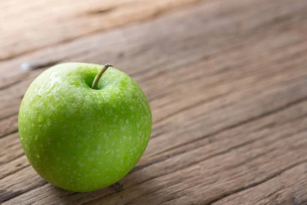 stock image Fresh Green Apple on Wood