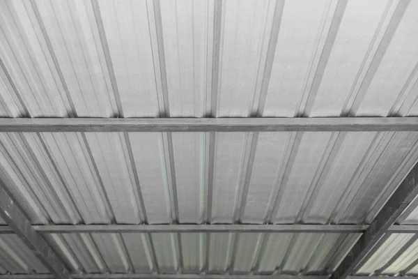 金属板屋顶的结构 — 图库照片