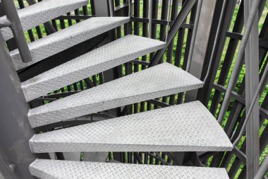 Çelik sarmal merdiven 