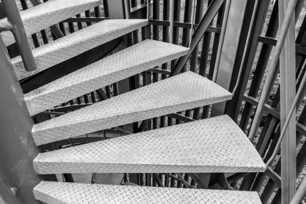 Escada em espiral de aço — Fotografia de Stock