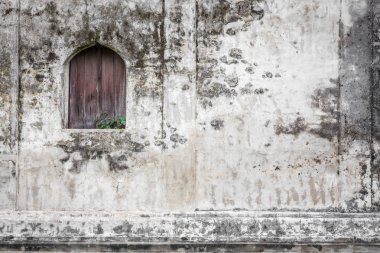 Tarihi binaların eski ahşap pencereleri