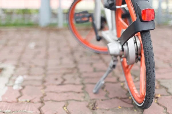 Selective focus of Bicycles parking on the sidewalk — Stock Photo, Image