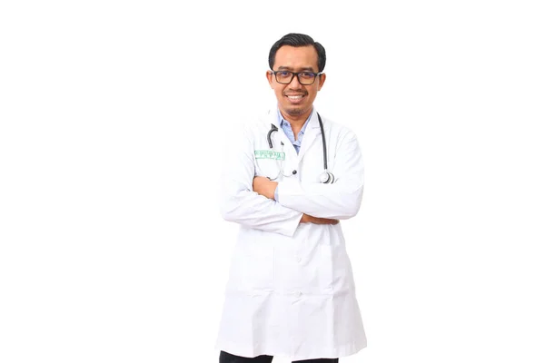 Retrato Guapo Inteligente Médico Asiático Con Gafas Pie Mientras Sonríe —  Fotos de Stock