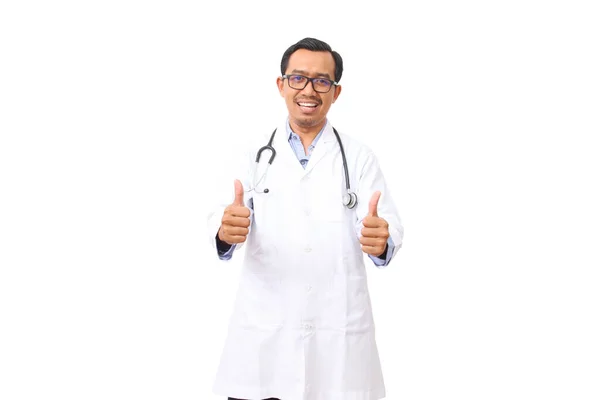 Retrato Guapo Inteligente Médico Asiático Con Gafas Pie Mientras Muestra —  Fotos de Stock