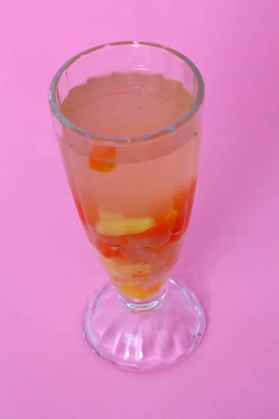 Cocktail Świeże Napoje Odpowiednie Podawane Podczas Łamania Post Miesiącu Ramadan — Zdjęcie stockowe
