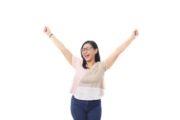 Gyönyörű Ázsiai Lány Kiabált Boldogan Miközben Felemelte Mindkét Kezét Elszigetelve — Stock Fotó