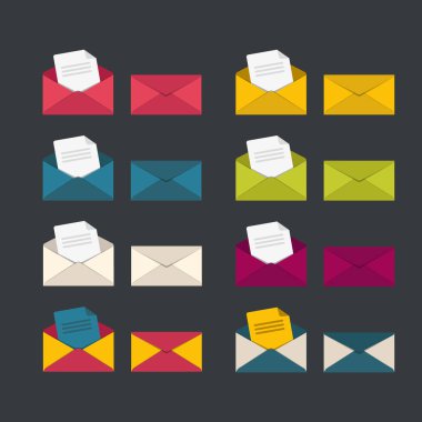 Açık ve kapalı zarf kümesini. Kağıt belge bir zarfa alınmış. Düz vektör simgeler.