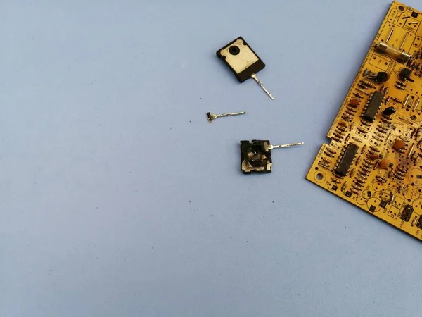 Industrial Background Part Broken Broken Bipolar Transistor Circuit Board Light — Stock Photo, Image