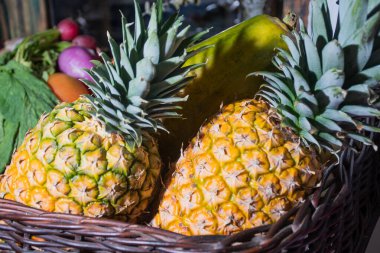 Bir sürü ananas arkaplanı var.