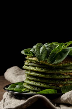 Vejetaryen krepleri, yoğurt ve