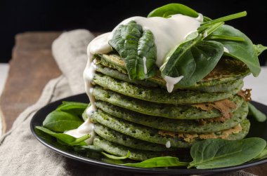 Vejetaryen krepleri, yoğurt ve