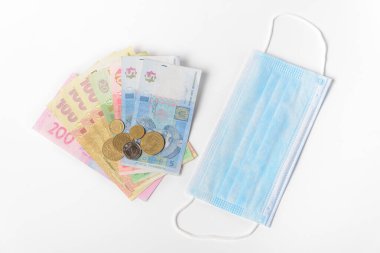 Ücretli sağlık faturası beyaza izole edildi