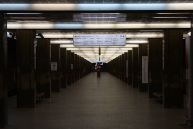 Moskova Büyükşehir Merkezi, Serpuchovsko Timiryazevskaya hattı, Prazhskaya istasyonu, 1985.10.2019 'da açıldı.