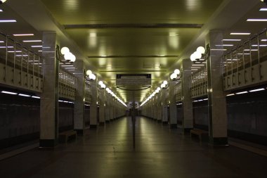 Moskova Metropolitain, Serpuchovsko Timiryazevskaya hattı, Bulvar Dmitriya Donskogo istasyonu, 2002 yılında açıldı.