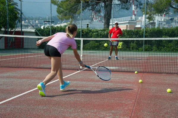 Tennisskola utomhus — Stockfoto