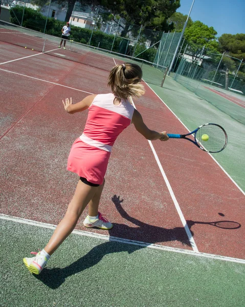 Escuela de tenis al aire libre —  Fotos de Stock