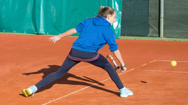 Scuola di tennis all'aperto — Foto Stock