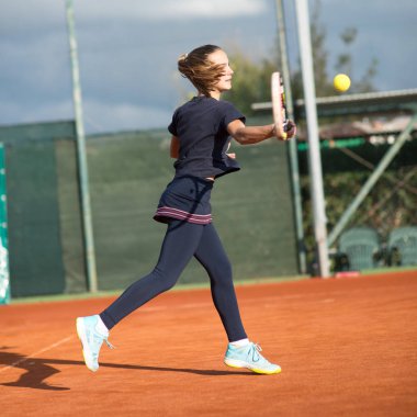 Tenis Okulu Açık