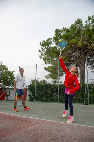 Tennisskola utomhus — Stockfoto