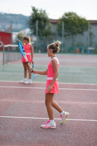 Scuola di tennis all'aperto — Foto Stock