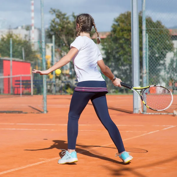 Szkoła tenisa odkryty — Zdjęcie stockowe