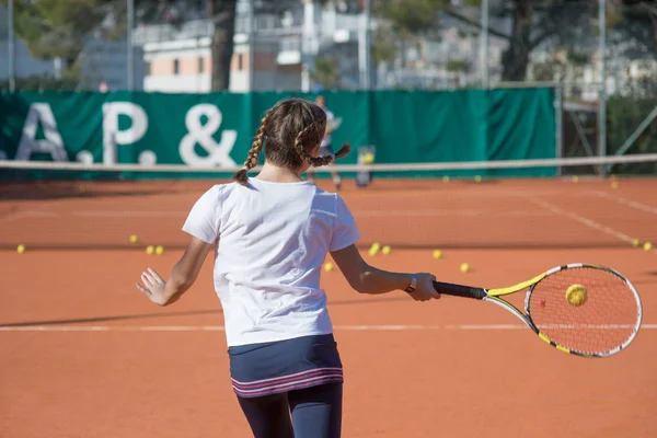 Escuela de tenis al aire libre —  Fotos de Stock