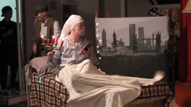 RUSSIA, VLADIMIR, 27 DIC 2019: performance di Charles Dickens Christmas Carol — Video Stock