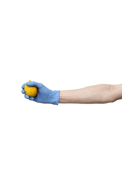 Λεμόνι Στο Χέρι Απομονώνονται Λευκό Φόντο Άντρας Μπλε Γάντια Που — Φωτογραφία Αρχείου